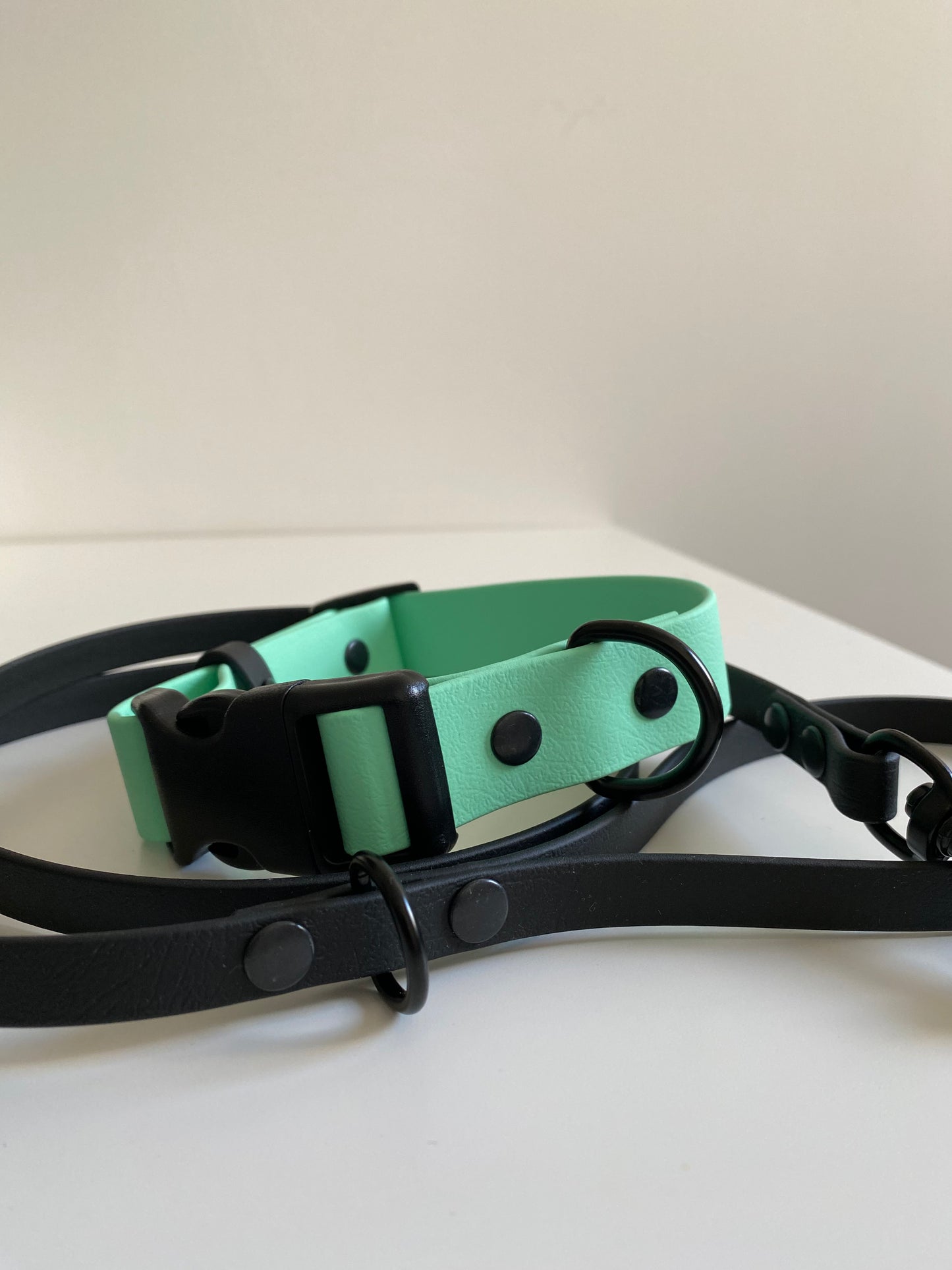 adjustable click collar